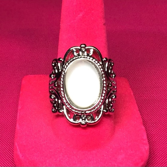 Hollow-Out Ring with Opalescent Faux Stone - Picture 4 of 5